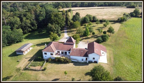 PROPRIETE 13 Ha - MAISON DE MAITRE + APPARTEMENT + BOX CHEVAUX