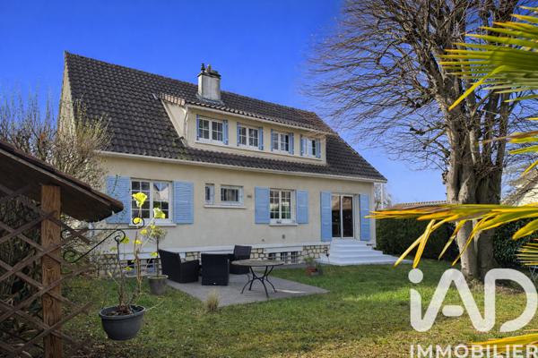 Maison à vendre 9 pièces 175 m² Sainte-Geneviève-des-Bois