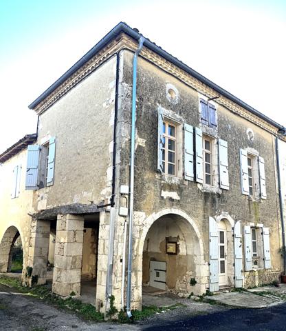 Saint-Clar (32380) Maison en pierre au cœur de Saint-Clar - T3 - Grenier aménageable