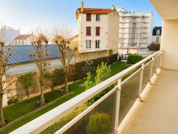 Appartement Saint Germain En Laye 3 pièce(s) 68.02 m2 563 000 € **  - Référence  18561