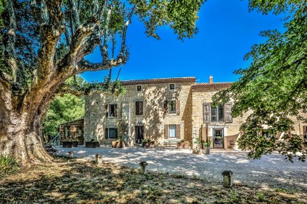 Vente Maison de luxe Pernes-les-Fontaines 11 Pièces 400 m²