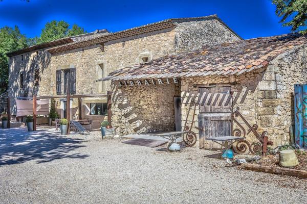 Vente Maison de luxe Pernes-les-Fontaines 11 Pièces 400 m²