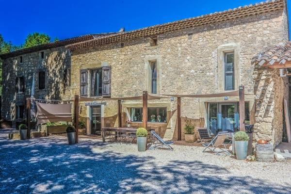 Vente Maison de luxe Pernes-les-Fontaines 11 Pièces 400 m²