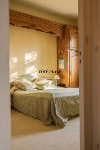 Vaux-sur-Mer (17640) Maison/villa familiale avec vue mer sur la côte Atlantique – charme & volumes généreux - VAUX SUR MER