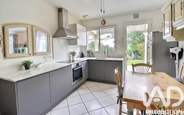 Maison à vendre 4 pièces 140 m² Velaux