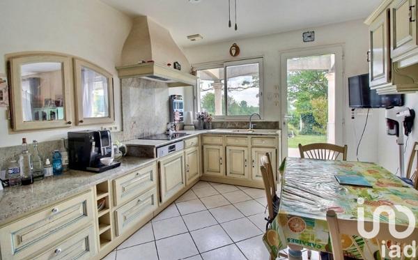 Maison à vendre 4 pièces 140 m² Velaux