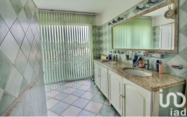 Maison à vendre 4 pièces 140 m² Velaux