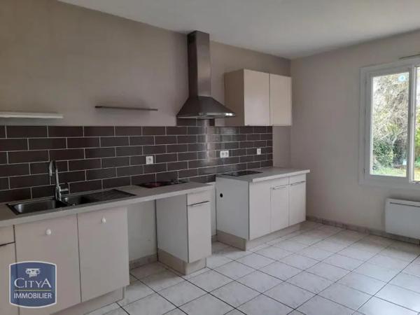 Appartement à louer 3 pièces 106.4m² Berneuil (16480)