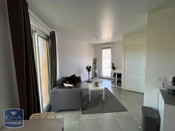Appartement à louer 2 pièces 40.38m² Lisieux (14100)
