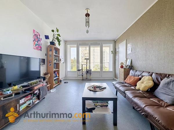 Vente                                                      Appartement
                        
                     3 pièces                      65 m2                     à Reims