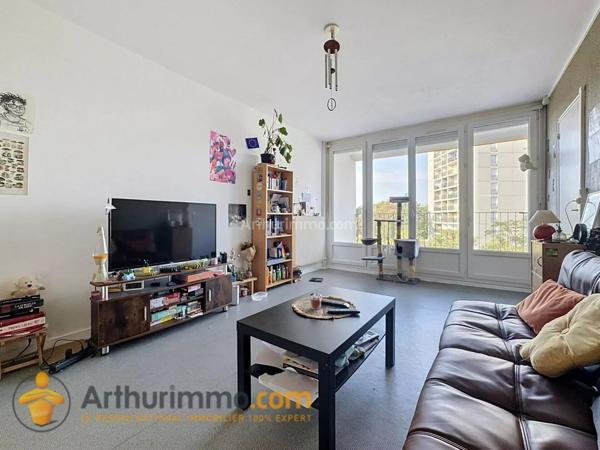 Vente                                                      Appartement
                        
                     3 pièces                      65 m2                     à Reims
