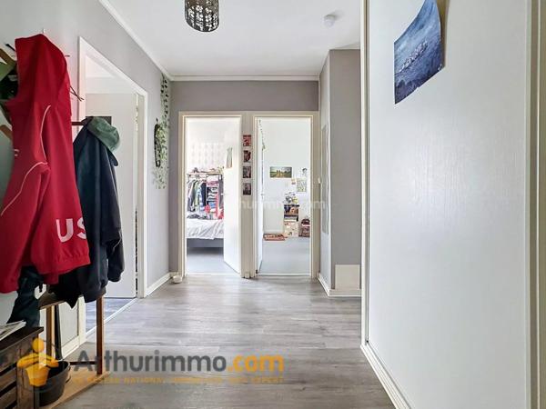 Vente                                                      Appartement
                        
                     3 pièces                      65 m2                     à Reims