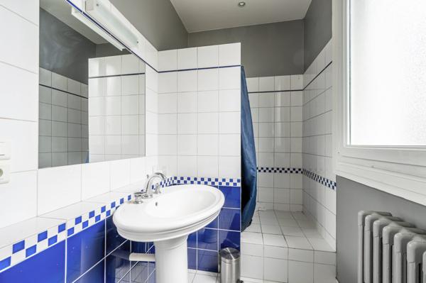 149m2 au rdc d'une maison très lumineuse, avec beaux volumes et jardin privatif.