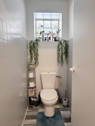 Grande maison en pierre de 386 m² avec espace modulable – 10 min de Langon