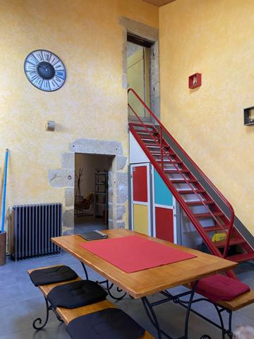 Grande maison en pierre de 386 m² avec espace modulable – 10 min de Langon
