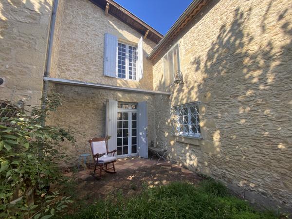 Grande maison en pierre de 386 m² avec espace modulable – 10 min de Langon