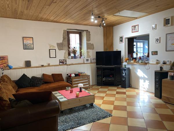 Grande maison en pierre de 386 m² avec espace modulable – 10 min de Langon
