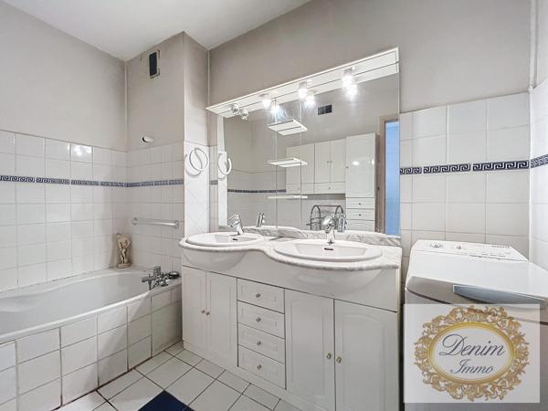 Nîmes (30000) Centre ville P4 94m2 4 Balcons Cave Garage