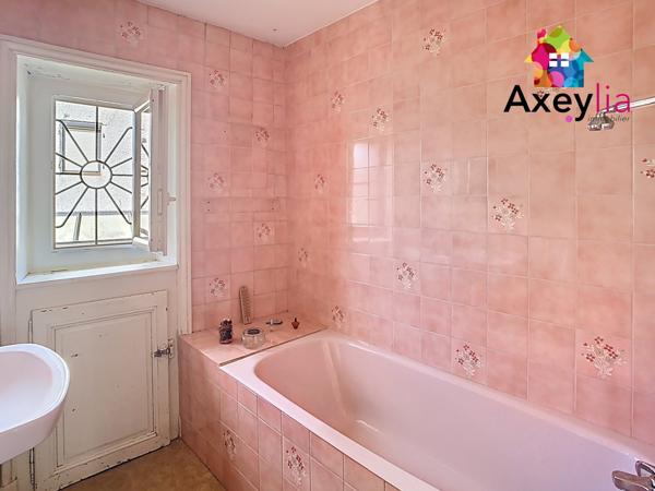 Changy (42310) A VENDRE- CHANGY- MAISON DE BOURG AVEC TERRASSE ET COUR