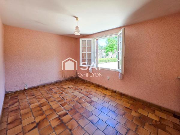 Maison de bourg avec dépendance !
