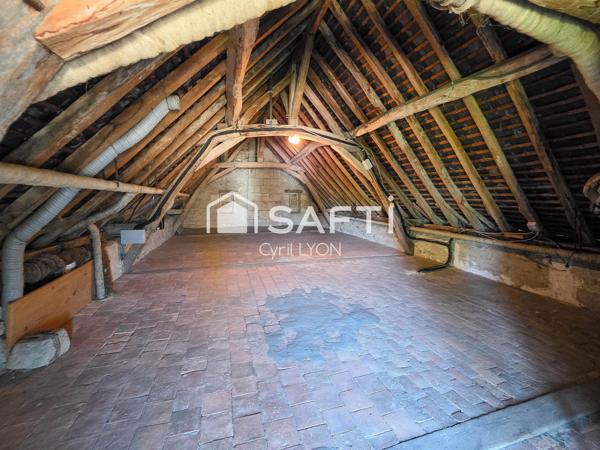 Maison de bourg avec dépendance !