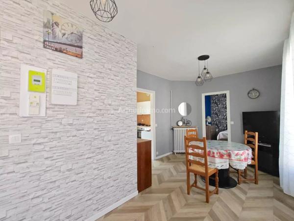 Vente                                                      Appartement
                        
                     3 pièces                      44 m2                     à Villeneuve-Saint-Georges