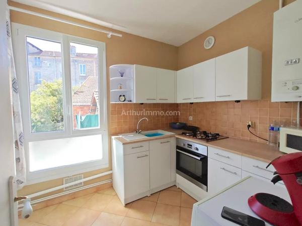 Vente                                                      Appartement
                        
                     3 pièces                      44 m2                     à Villeneuve-Saint-Georges