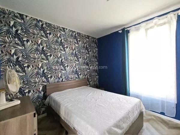 Vente                                                      Appartement
                        
                     3 pièces                      44 m2                     à Villeneuve-Saint-Georges