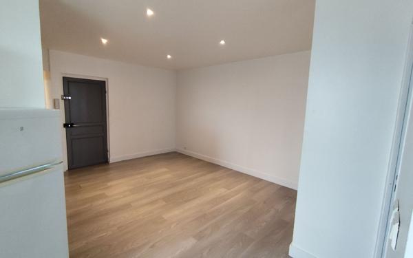 Appartement à louer    3 pièces • 59,80 m2 Saint-Pol-de-Léon