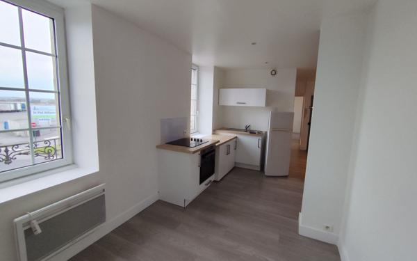 Appartement à louer    3 pièces • 59,80 m2 Saint-Pol-de-Léon