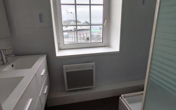 Appartement à louer    3 pièces • 59,80 m2 Saint-Pol-de-Léon