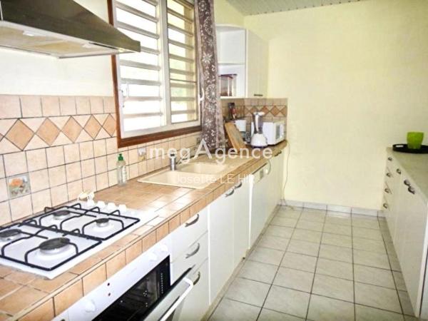 Maison à MATOURY, 97351 - 4 pièces 80m²