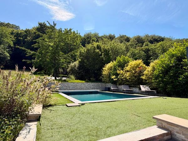 Magnifique maison de 187 m2 - 4 chambres - piscine à Cravanche en limite de BELFORT
