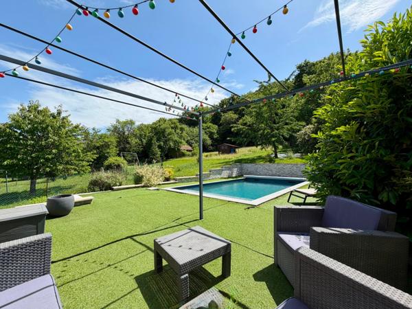 Magnifique maison de 187 m2 - 4 chambres - piscine à Cravanche en limite de BELFORT