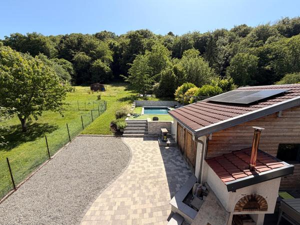 Magnifique maison de 187 m2 - 4 chambres - piscine à Cravanche en limite de BELFORT