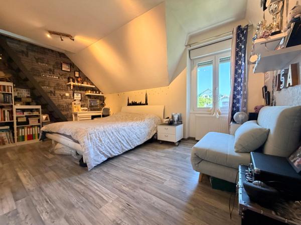 Magnifique maison de 187 m2 - 4 chambres - piscine à Cravanche en limite de BELFORT