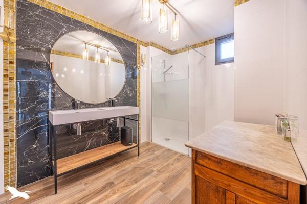 Maison à vendre |  Châtelaillon-Plage |  6 pièces | 198 m²