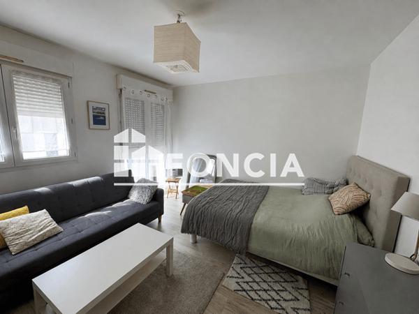 Location Studio 29.45 m² - 8 RUE DE LA PREFECTURE Tours 37000