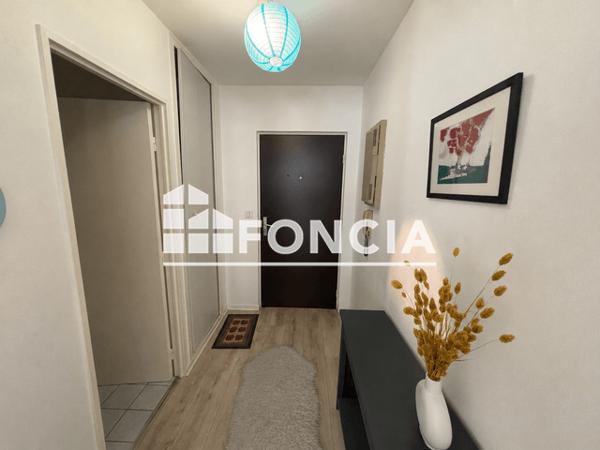 Location Studio 29.45 m² - 8 RUE DE LA PREFECTURE Tours 37000