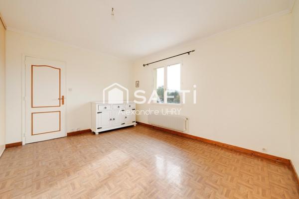 Idéalement situé ! Beaux volumes !