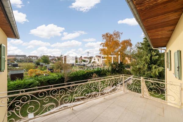 Idéalement situé ! Beaux volumes !