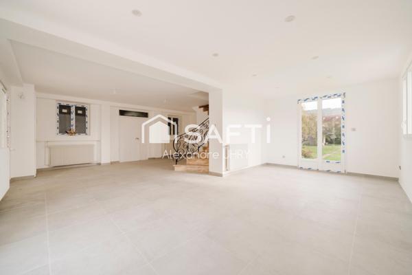 Idéalement situé ! Beaux volumes !