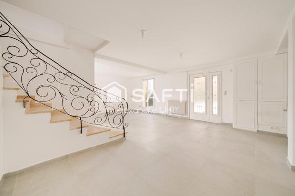 Idéalement situé ! Beaux volumes !