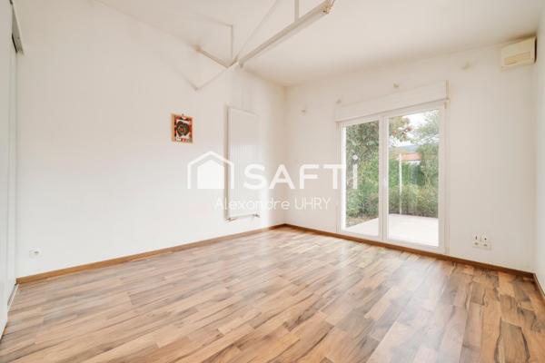 Idéalement situé ! Beaux volumes !