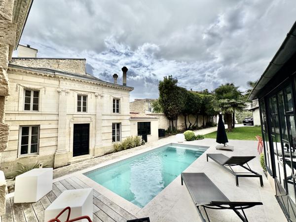 Maison
                                                                                                                                                                                                                                                                                                                        9 pièce(s)                                                                                                                                                                                                          4 chambre(s)                                                                                                                                                                                                          290  m²