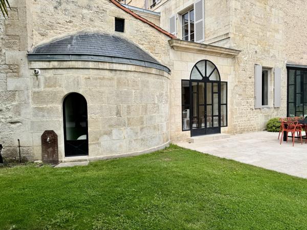 Maison
                                                                                                                                                                                                                                                                                                                        9 pièce(s)                                                                                                                                                                                                          4 chambre(s)                                                                                                                                                                                                          290  m²