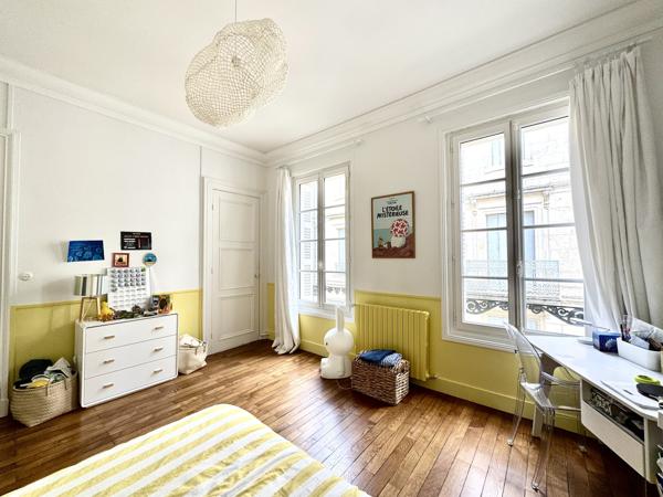 Maison
                                                                                                                                                                                                                                                                                                                        9 pièce(s)                                                                                                                                                                                                          4 chambre(s)                                                                                                                                                                                                          290  m²