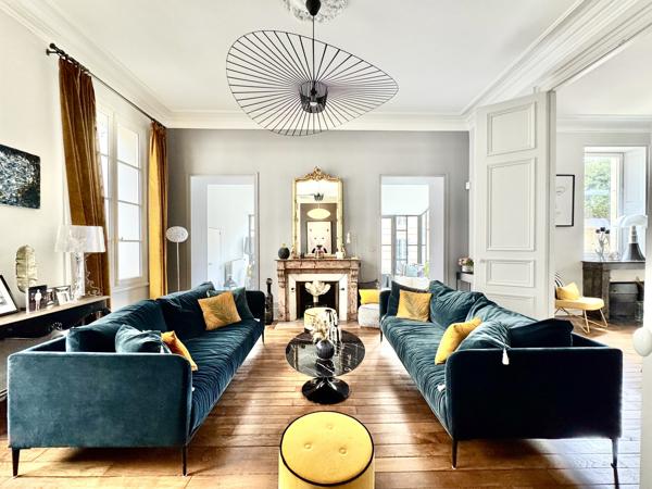 Maison
                                                                                                                                                                                                                                                                                                                        9 pièce(s)                                                                                                                                                                                                          4 chambre(s)                                                                                                                                                                                                          290  m²