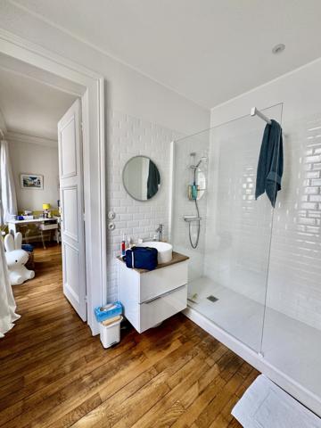 Maison
                                                                                                                                                                                                                                                                                                                        9 pièce(s)                                                                                                                                                                                                          4 chambre(s)                                                                                                                                                                                                          290  m²