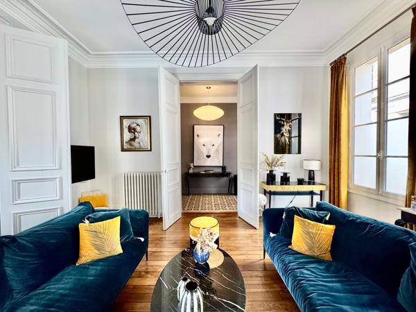 Maison
                                                                                                                                                                                                                                                                                                                        9 pièce(s)                                                                                                                                                                                                          4 chambre(s)                                                                                                                                                                                                          290  m²
